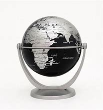 GLOBO TERRAQUEO BASE PLASTICA 10CM PLATEADO (x U.)