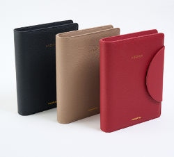 AGENDA FW 2026 15X21 DXP - C/ BROCHE TIMELESS - 202005/ 202004 (x U.)