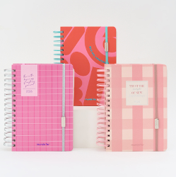 AGENDA FW 2026 15X21 DXP - BOHO 201955 / PINK 201957 / UNIVERSO 201958 (x U.)